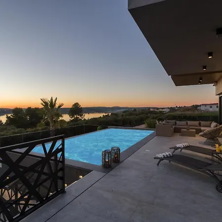 Vie Villa *